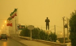 گردوغبار به همراه رطوبت بالای هوا، زندگی در خوزستان را فلج کرد
